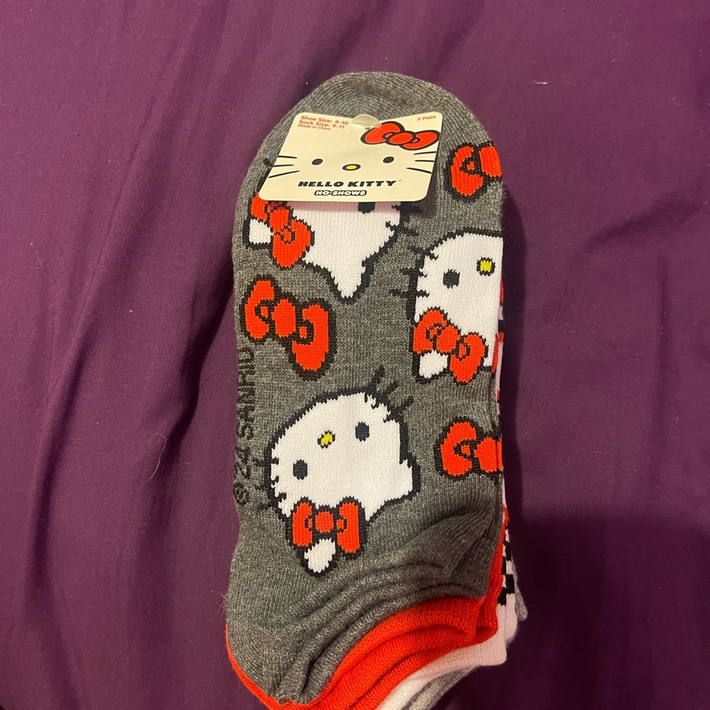 Hello Kitty Gray and Red Ankle Socks